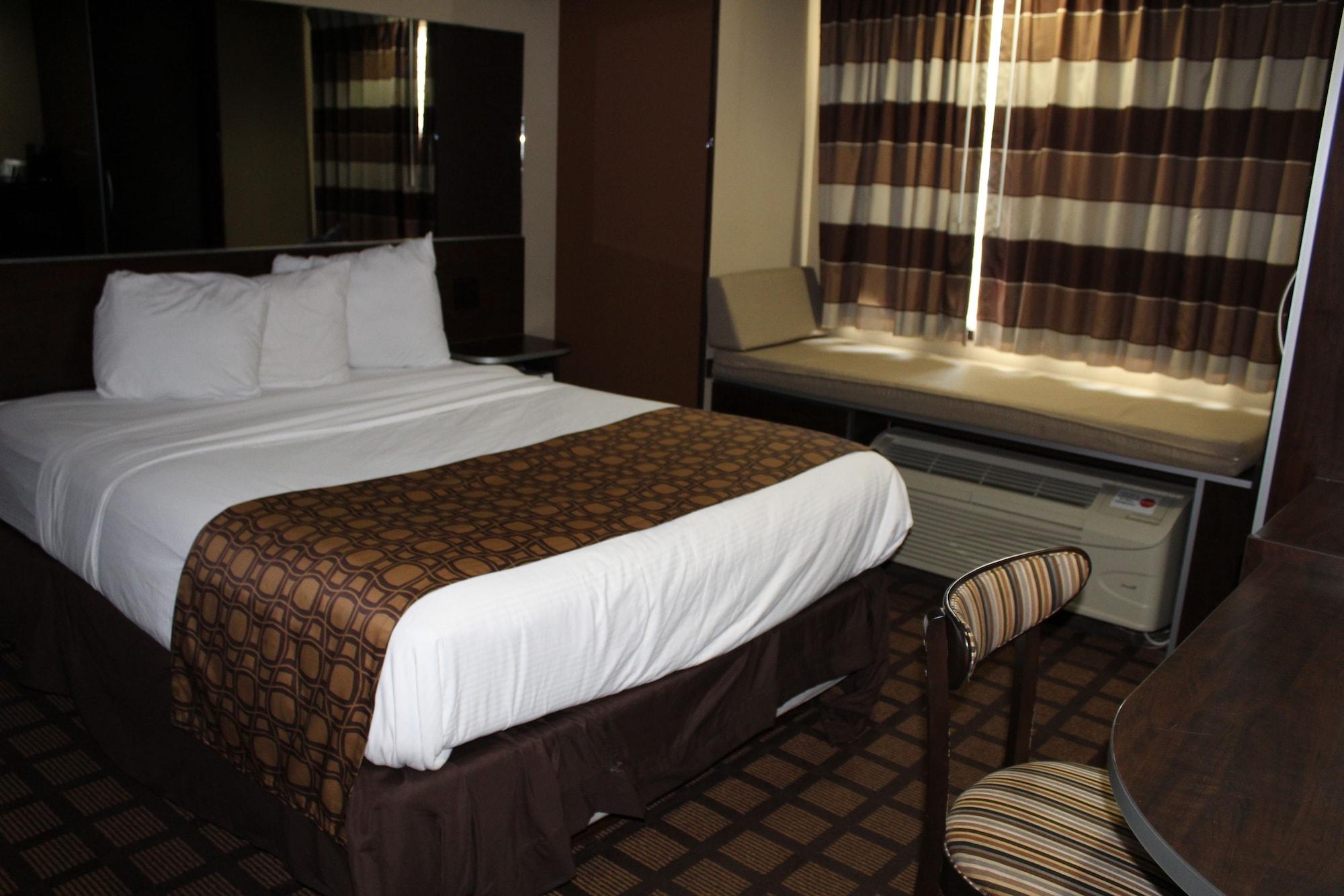 Microtel Inn And Suites נורת' קנטון מראה חיצוני תמונה