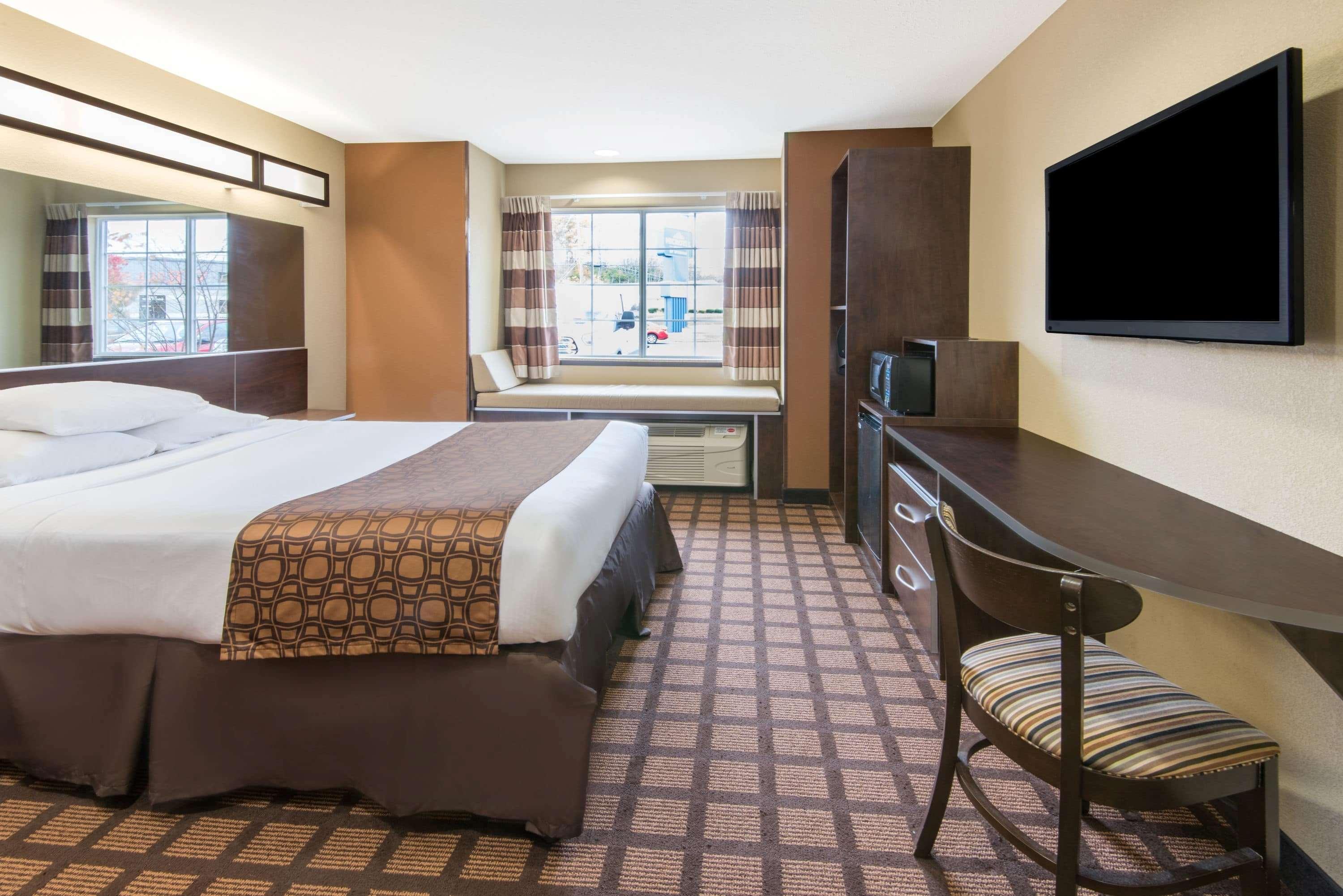 Microtel Inn And Suites נורת' קנטון מראה חיצוני תמונה