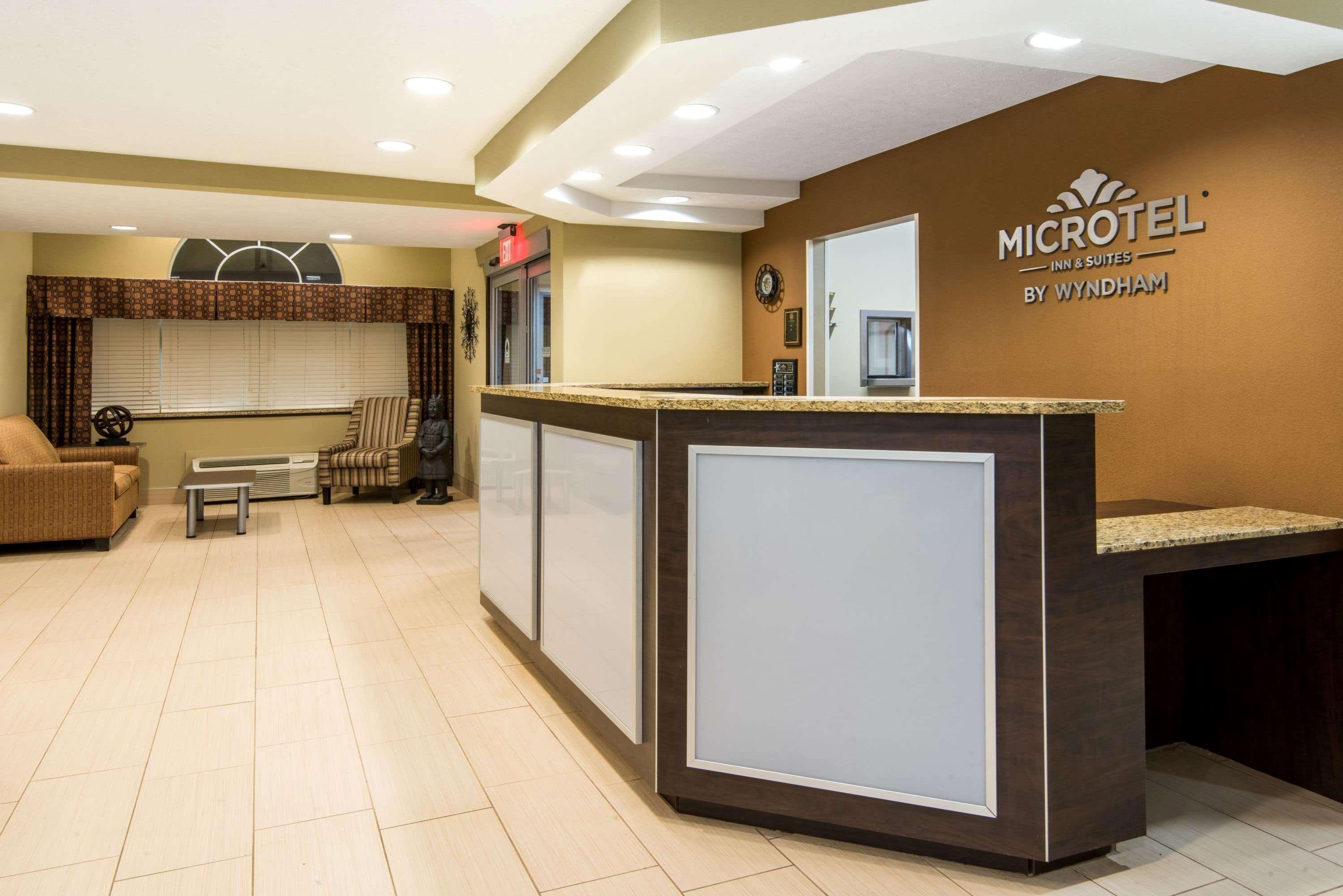Microtel Inn And Suites נורת' קנטון מראה חיצוני תמונה