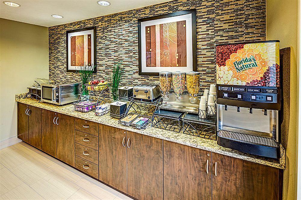 Microtel Inn And Suites נורת' קנטון מראה חיצוני תמונה