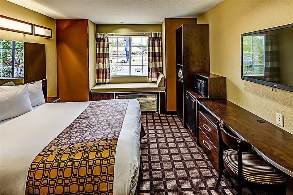 Microtel Inn And Suites נורת' קנטון מראה חיצוני תמונה