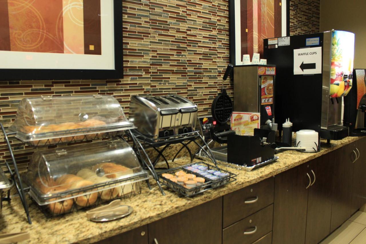 Microtel Inn And Suites נורת' קנטון מראה חיצוני תמונה